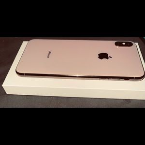 Gold I Phone XS Max (10)